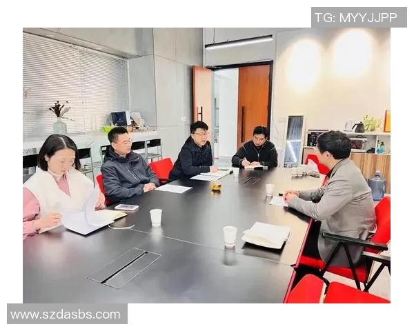 上海篮球队团队协作新模式探讨与热议引发的变革思考 上海篮球队团队协作新模式探讨与热议引发的变革思考