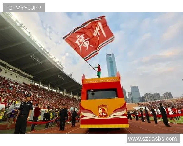 中国足球明星盛大庆生活动引发球迷热烈祝贺与祝福 中国足球明星盛大庆生活动引发球迷热烈祝贺与祝福